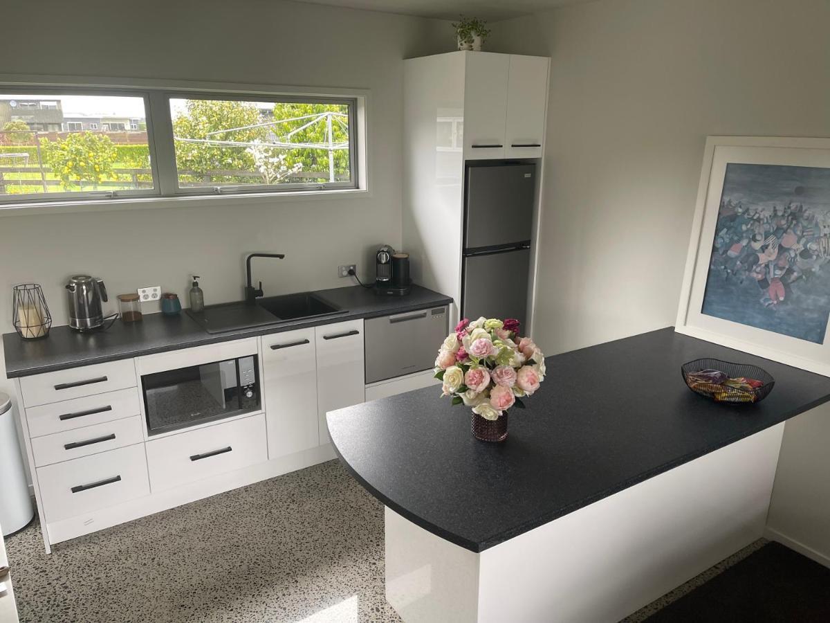 Titoki Grove Apartment Кеймбридж Екстериор снимка